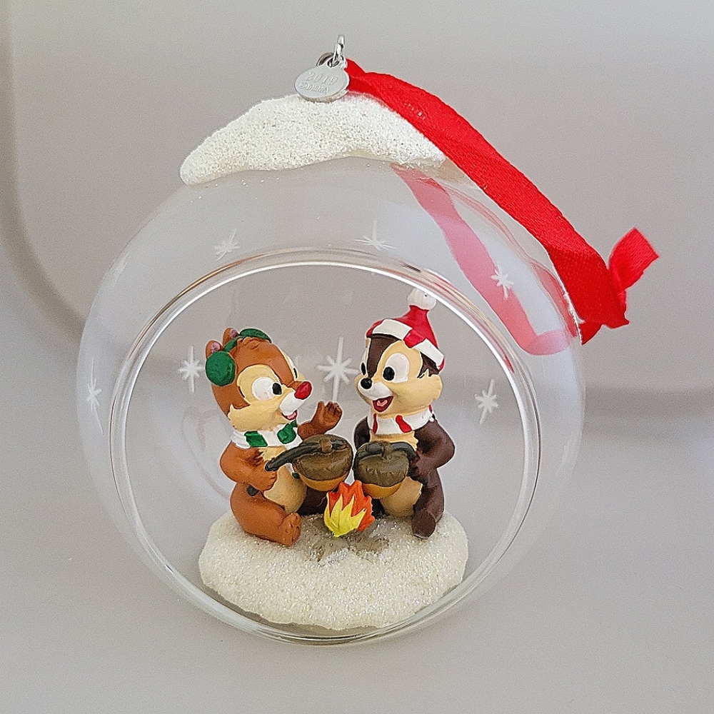 2019 Disney Chip n Dale Glass Globe Sketchbook Ornament Campfire Acorn